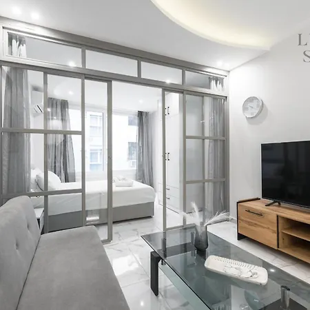 Danae, The Luxury Apartment *